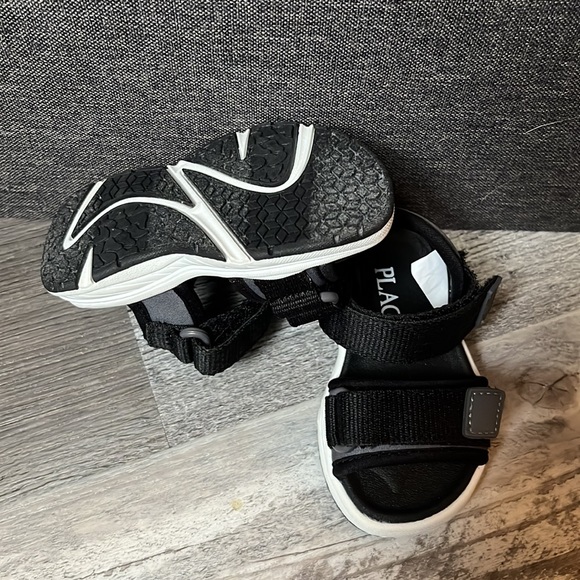 Toddler sandals-size 4 - Picture 3 of 5
